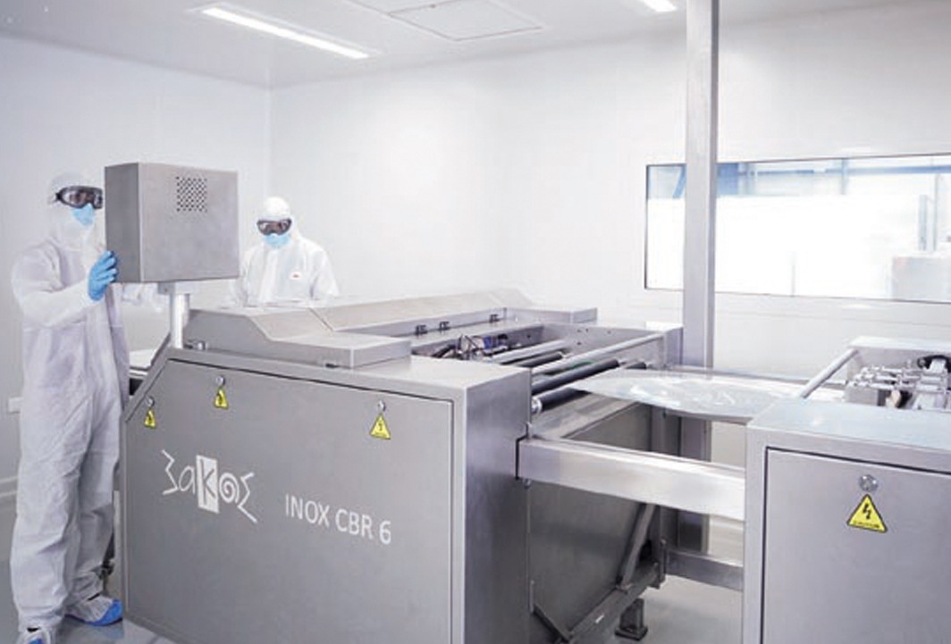 cleanroom1 Film winding machine in the SAKOS cleanroom
